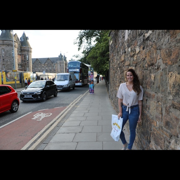 Meet your Posher, Jessica - Picture 2 of 3